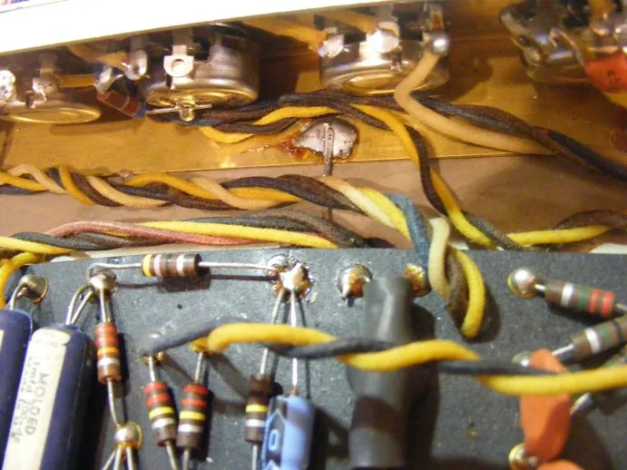 Fender BF DeluxeChassis