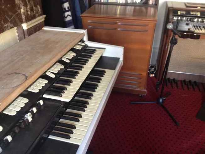 Hammond M102